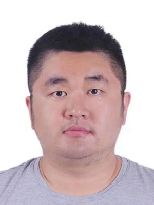 何思奇1_副本.jpg