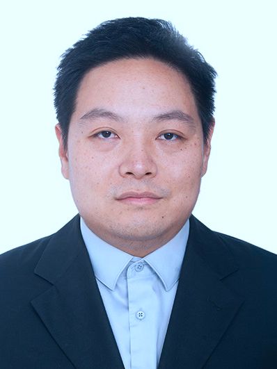 王健_副本.jpg